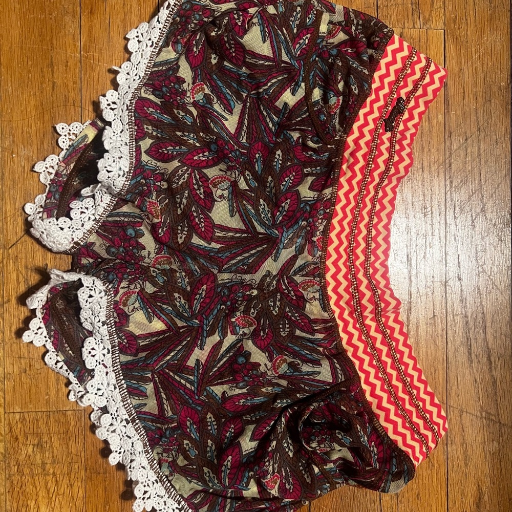 Floral Patterned COVERUP mesh Shorts with Lace Trim
